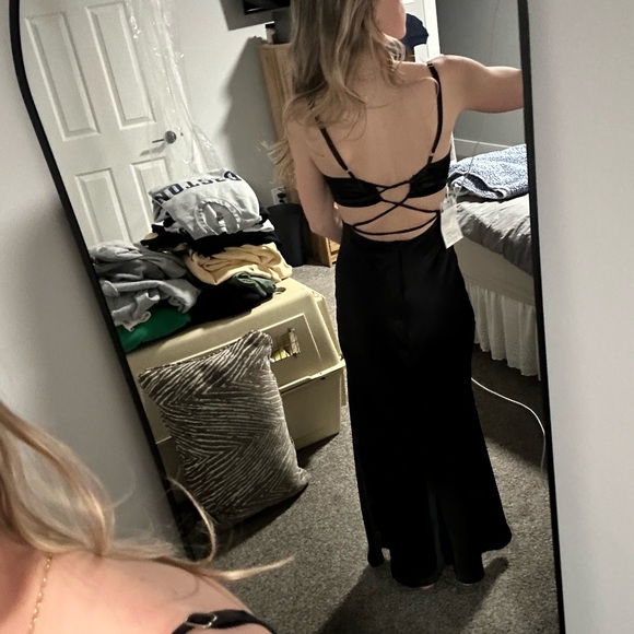 NWT Bought for a wedding. It was taken in to fit a size 0. - Picture 3 of 3